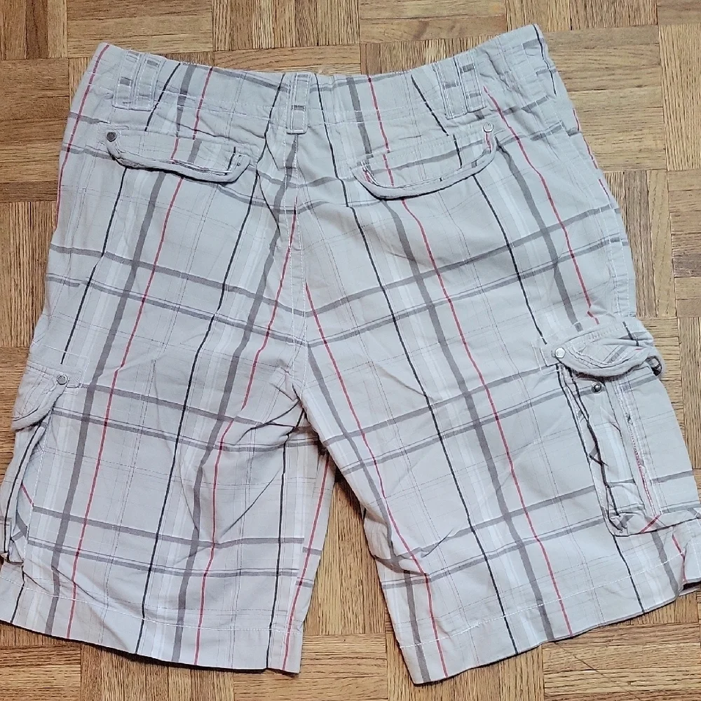 BKE Men's Plaid Cargo Shorts Gray and Red Size 36 - Picture 6 of 8